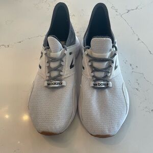 New Balance Men's White and Gray Sneakers